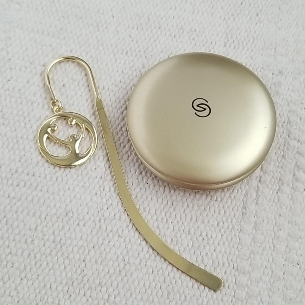 🔥3/$15 NEW!! Compact and bookmark
